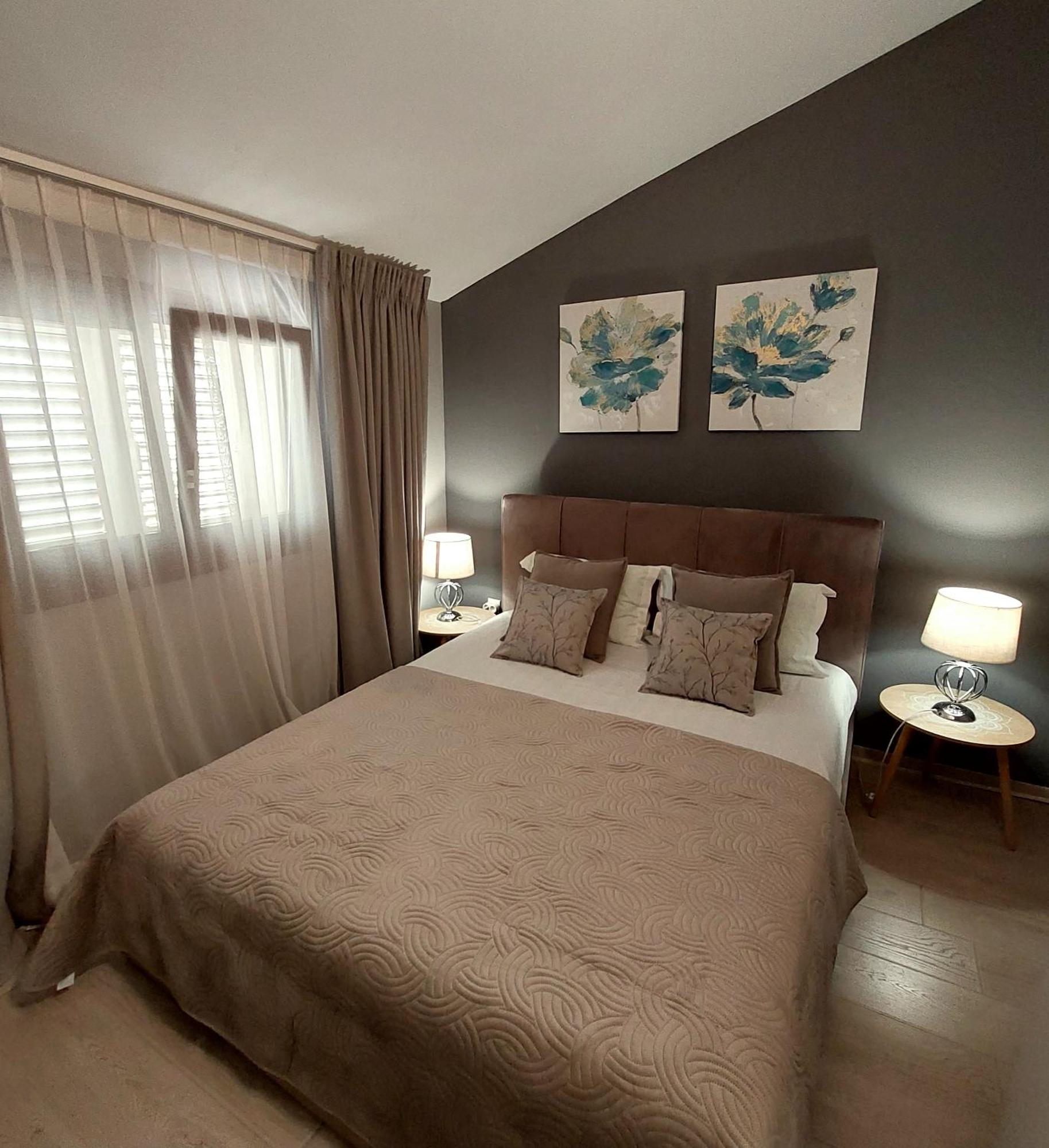 Apartaments Victoria Porec Esterno foto